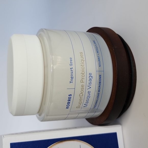 Korres Greek Yoghurt Probiotic SuperDose Face Mask - Picture 3 of 14
